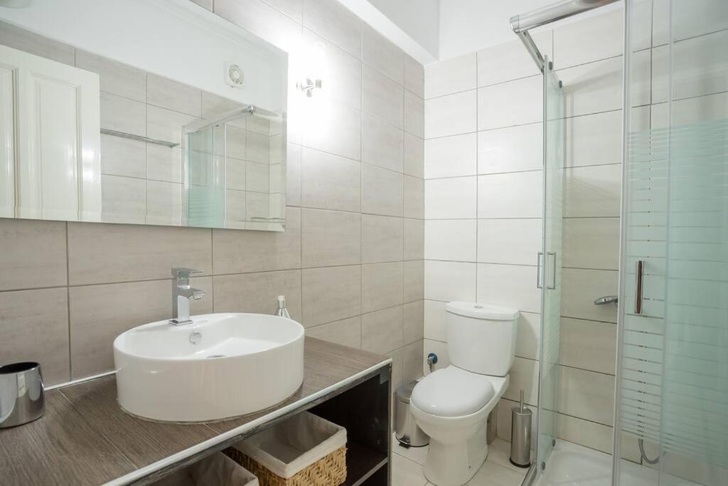 New  2 bedroom/ 2 bath ap.Nidri, Familia Buitenkant foto